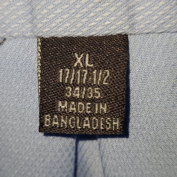 Dockers light blue dress shirt🎉🎉HP🎉🎉 - Picture 4 of 7